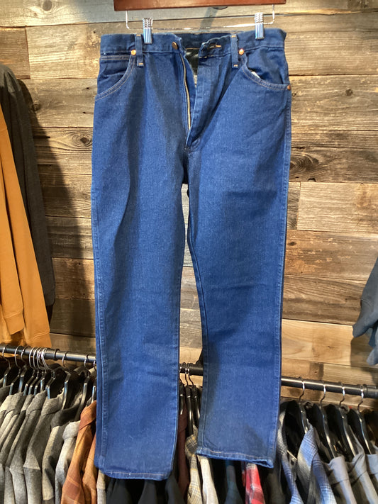 Wrangler Natural Rise Slim Fit Tapered Leg Jean