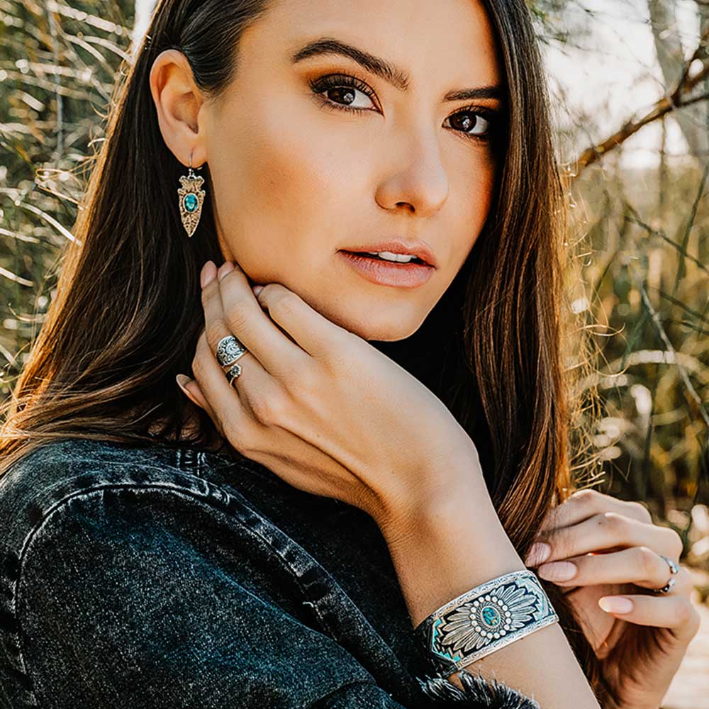 MONTANA SILVERSMITHS BLUE SPRING TORQUOISE CUFF BRACELET