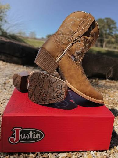 Justin Women’s gypsy 7” tan Buffalo L9510