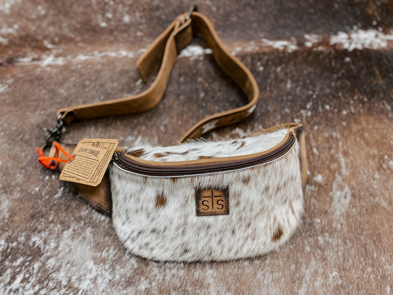 STS ROSWELL COWHIDE SACHI SLING